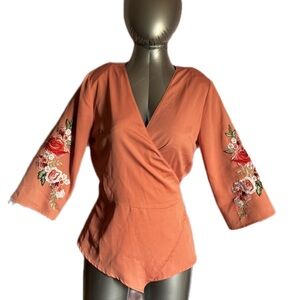 Hommage Los Angeles Embroidered Wrap Blouse Peach Floral Sleeve Tie Waist L